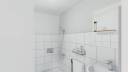 Larissa Toilet & Bath