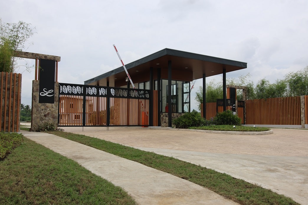 batangas affordable quality house gateguardhouse1 min